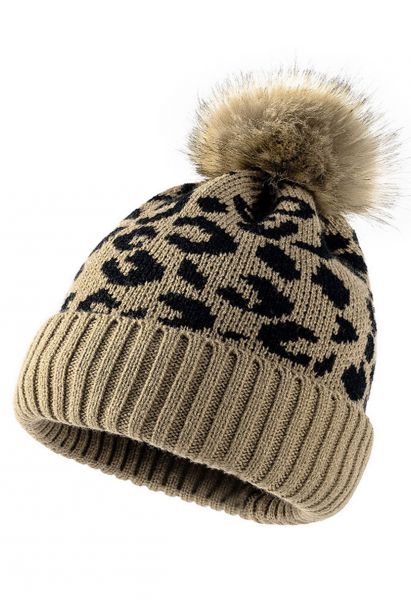 قبعة صغيرة منسوجة بنقشة جلد الفهد بوم بوم ضبابية باللون الكاكي