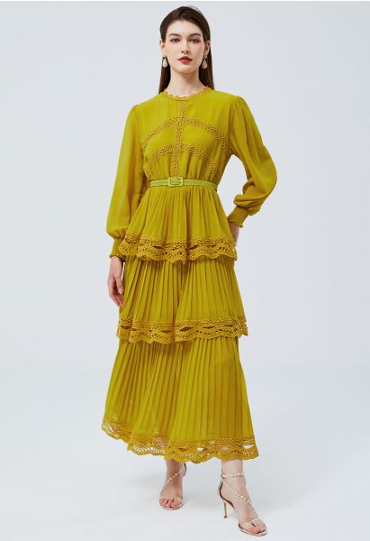 فستان ماكسي شيفون بطيات من الدانتيل الكروشيه باللون الأصفر