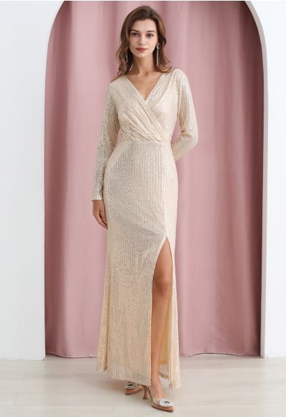 فستان دارلينج مزين بالترتر وفتحة عالية باللون الكريمي
