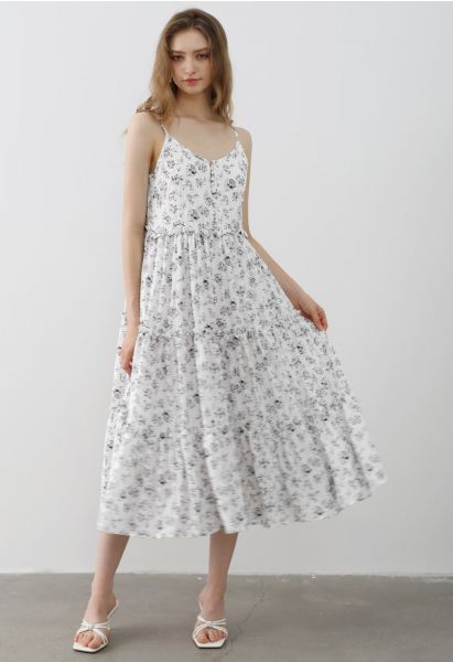 فستان كامي متوسط الطول مزين بأزرار أمامية ومكشكش باللون الأبيض