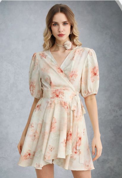 فستان قصير بتصميم زهور مرجانية بألوان مائية مع قلادة