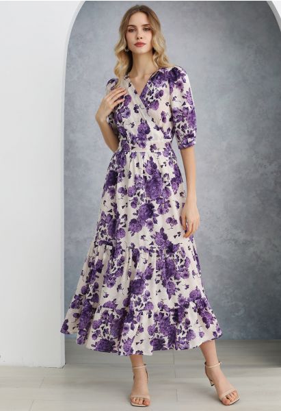 فستان ملفوف من الجاكار مزين بالزهور باللون الأرجواني