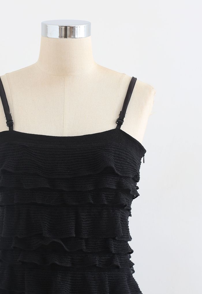 فستان متوسط الطول منسوج بحمالات متدرجة باللون الأسود