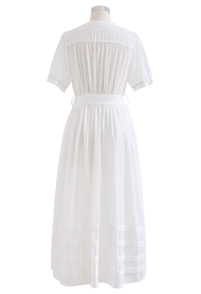فستان أبيض طويل بدون مجهود