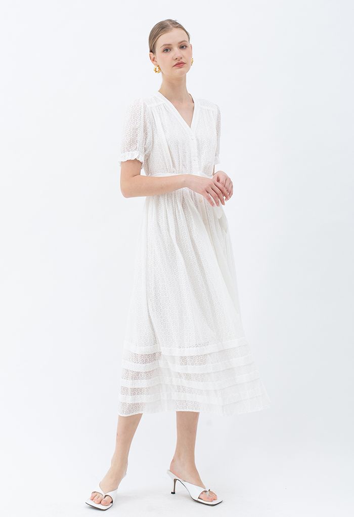 فستان أبيض طويل بدون مجهود