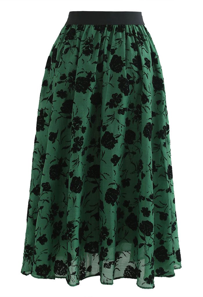 تنورة متوسطة الطول بطبعة روزا باللون الأخضر