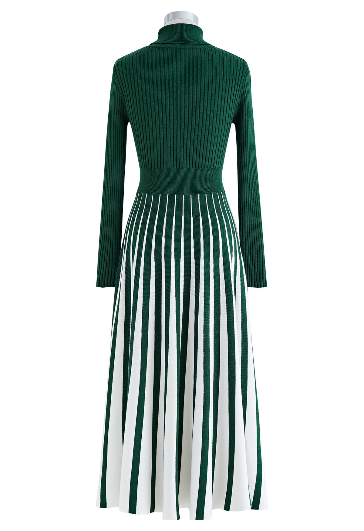 فستان ميدي محبوك بياقة مدورة وطبعة مخططة باللون الأخضر الداكن
