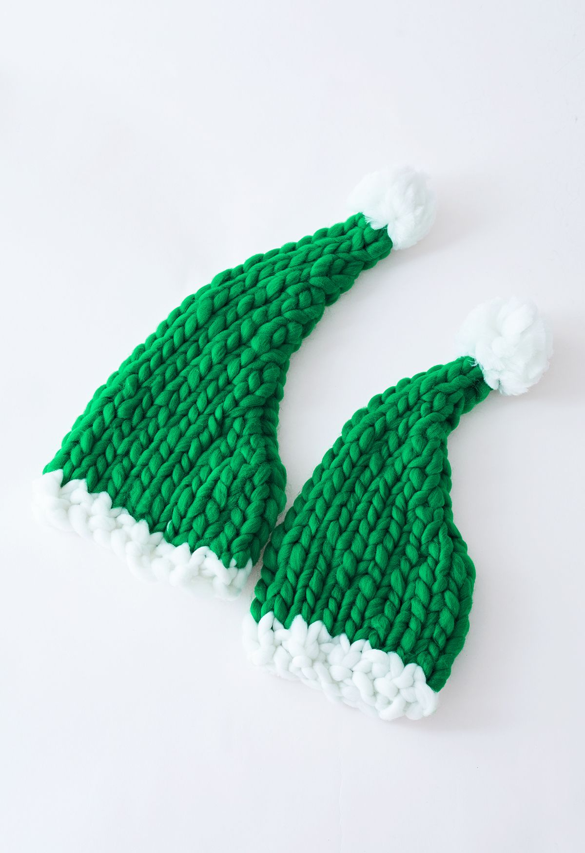 قبعة عيد الميلاد بوم بوم مضفرة يدويًا باللون الأخضر