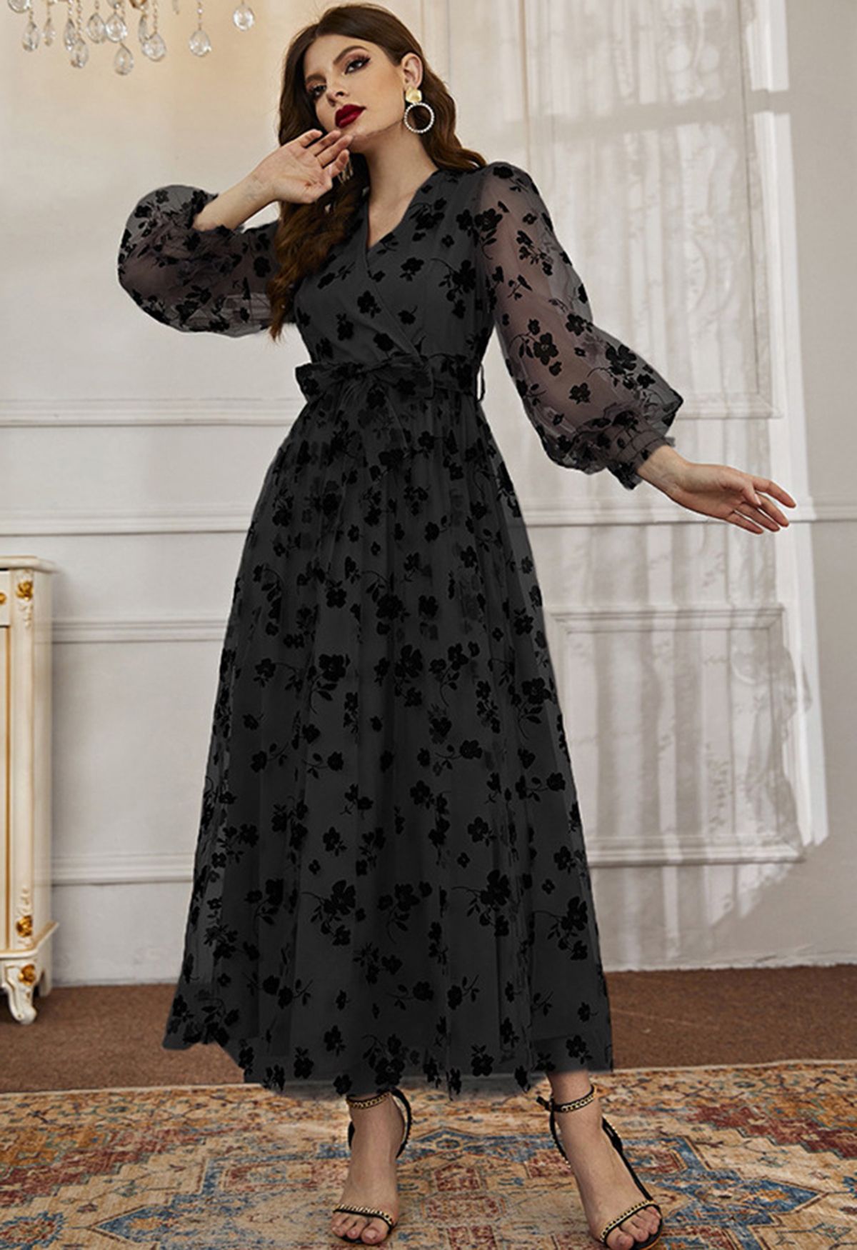 3D Posy Mesh Wrap Maxi Dress باللون الأسود