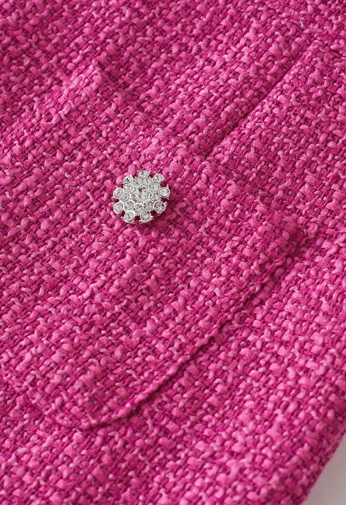 سروال قصير من تويد ندفة الثلج الساطع باللون الوردي الزاهي