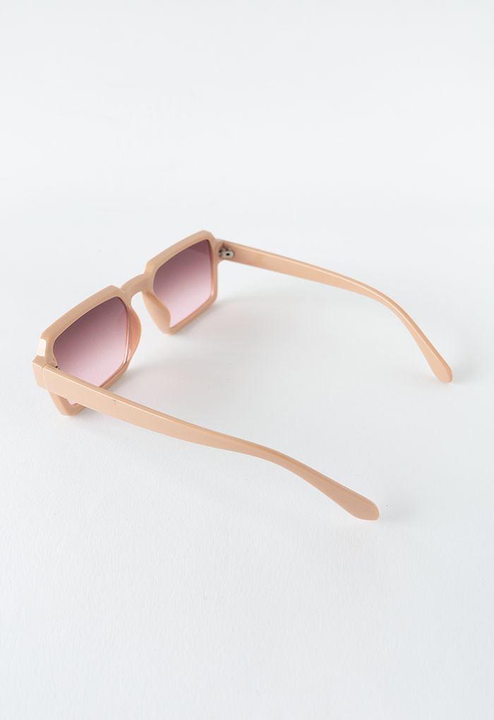 نظارة شمسية بإطار مربع كامل الحواف باللون المرجاني