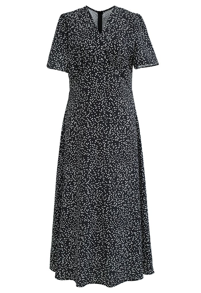 فستان ملفوف بنمط المكعب الصغير باللون الأسود