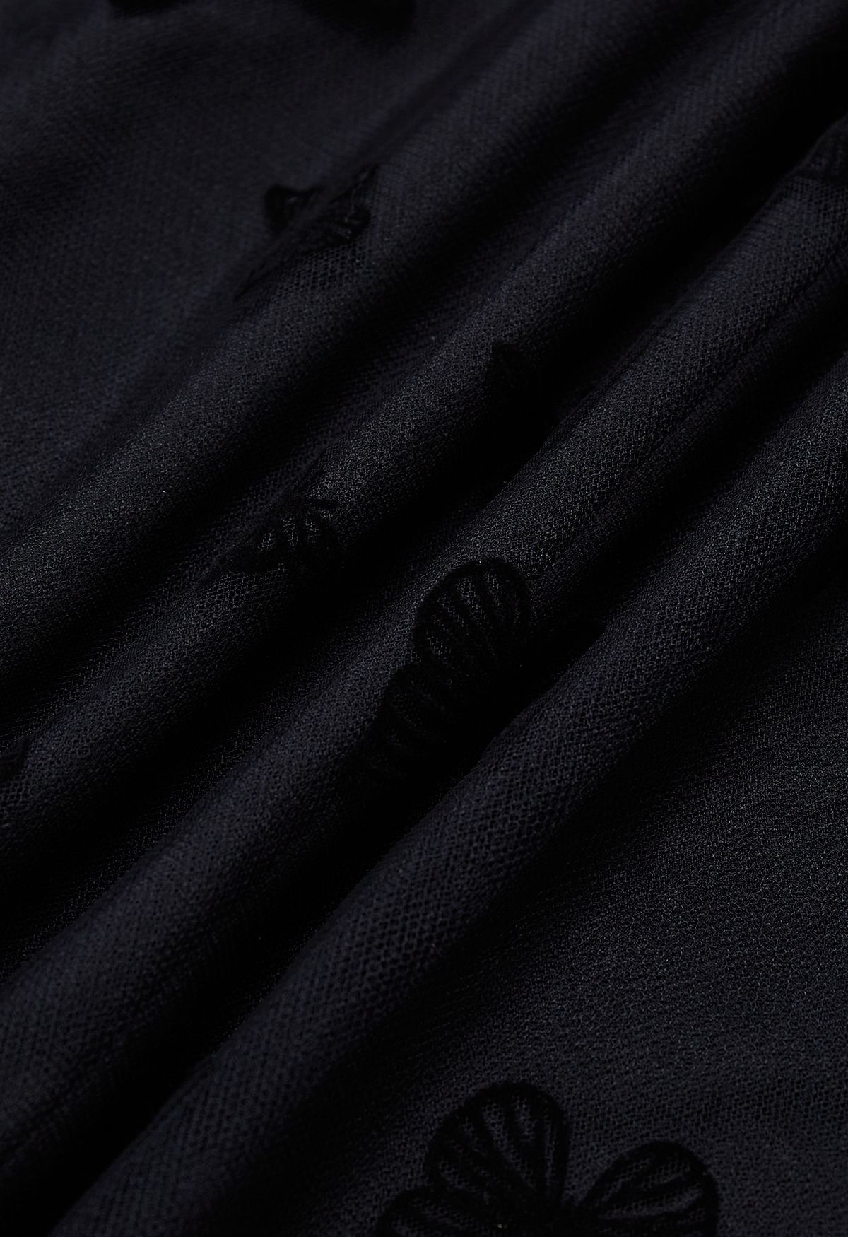 تنورة مخملية ميدي شبكية من التول باللون الأسود