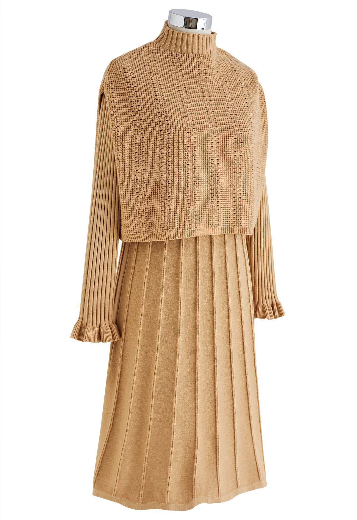 فستان توينست محبوك بياقة زخرفية بطيات في المشمش