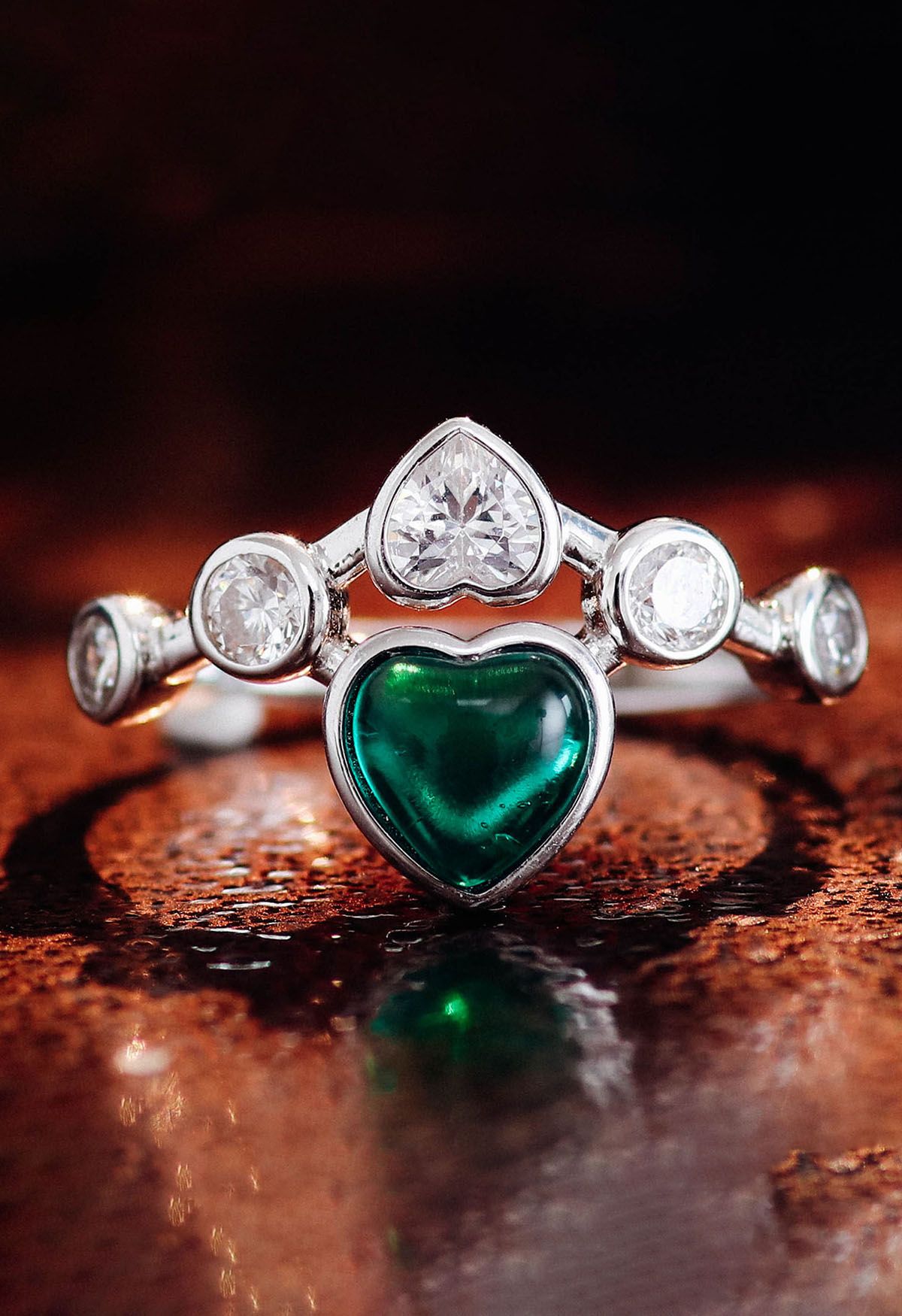 الزمرد القلب جوهرة خاتم الماس