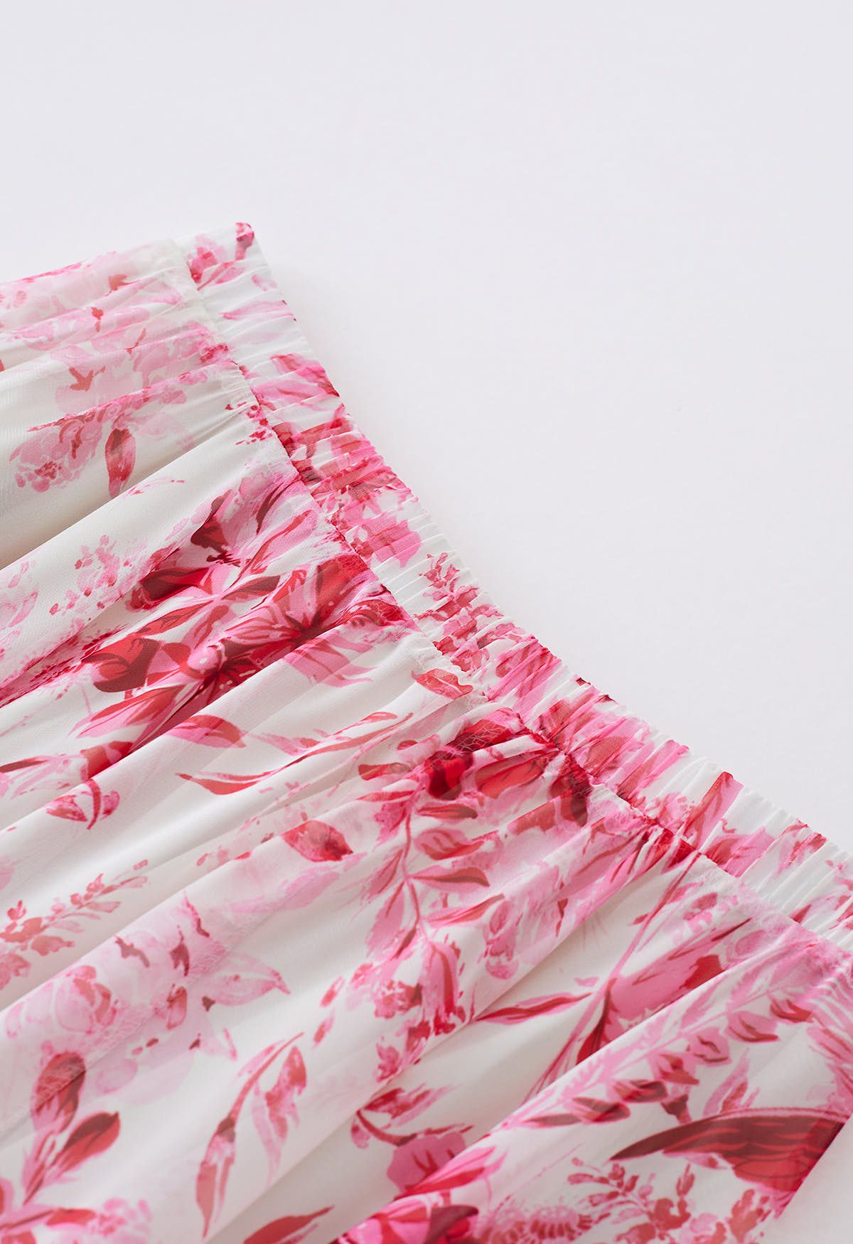 تنورة شيفون طويلة بطبعات سمر فورست باللون الوردي
