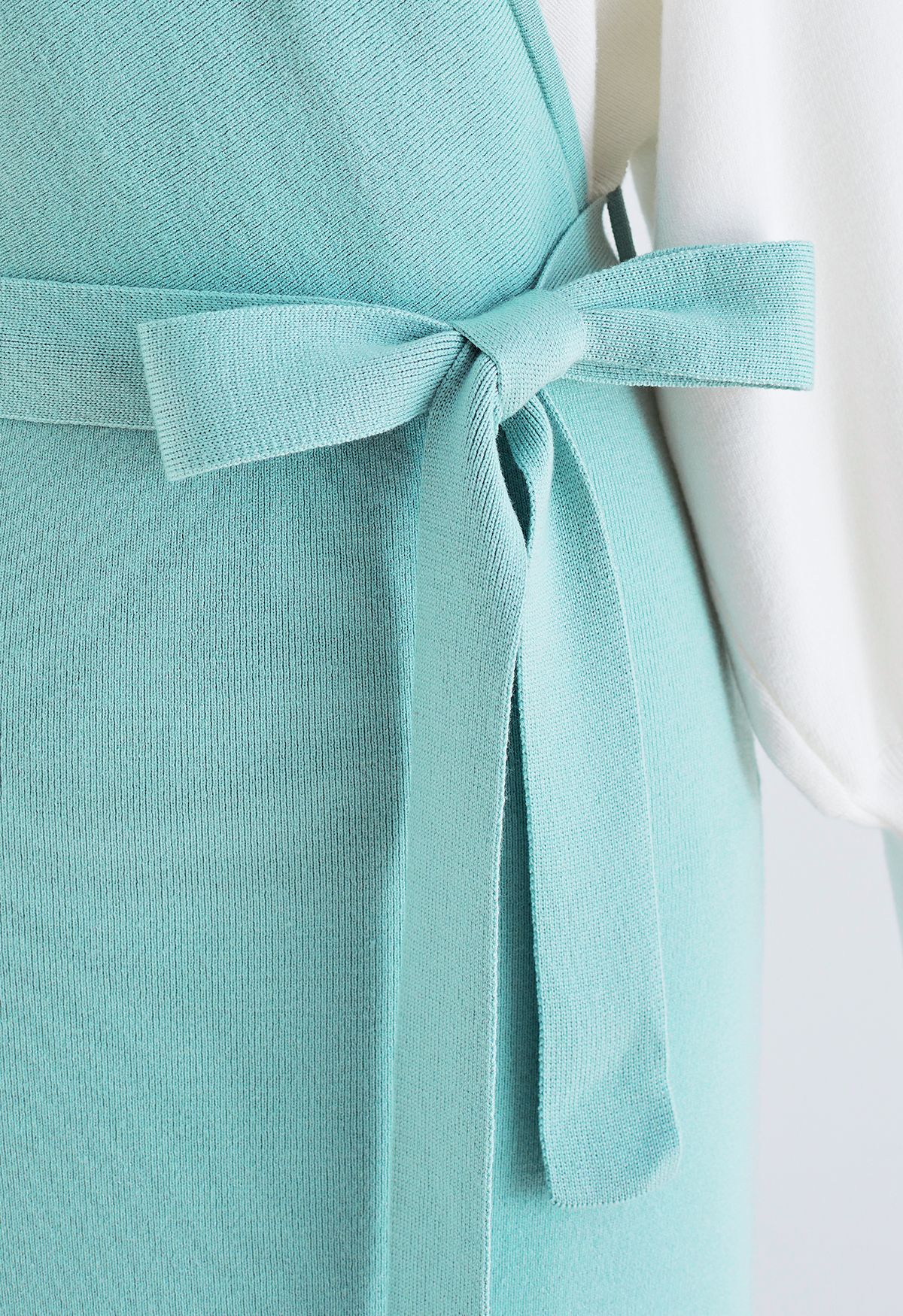 فستان متوسط الطول ملفوف منسوج بلونين بربطة وربطة لون أزرق مخضر