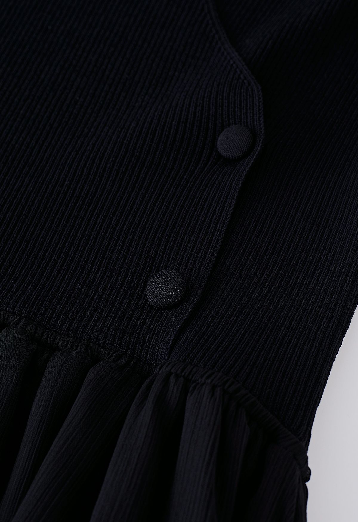 فستان شفاف متوسط الطول بياقة رسن متماسكة باللون الأسود
