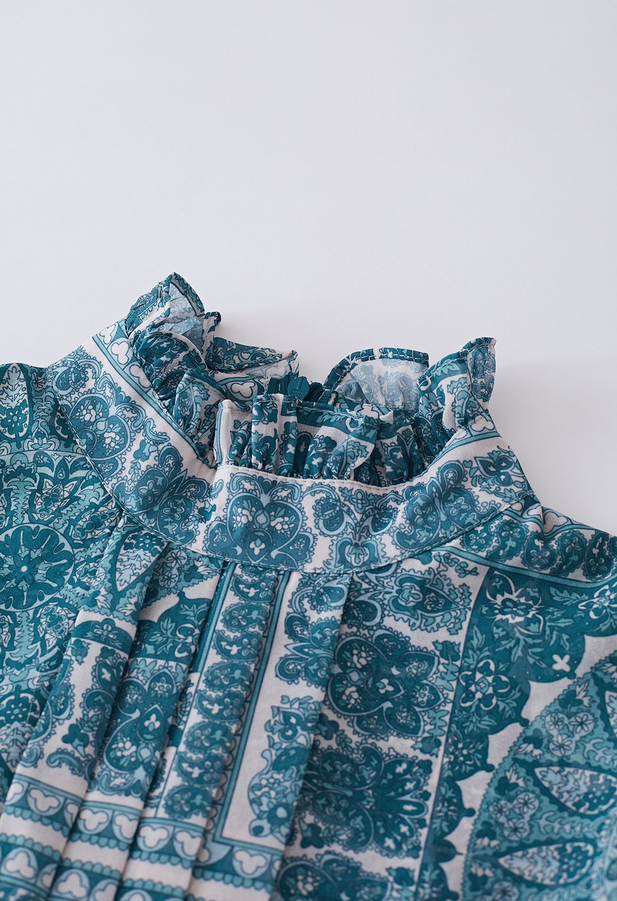 فستان بوهو بيزلي متوسط الطول من الشيفون بطيات باللون الأزرق المخضر