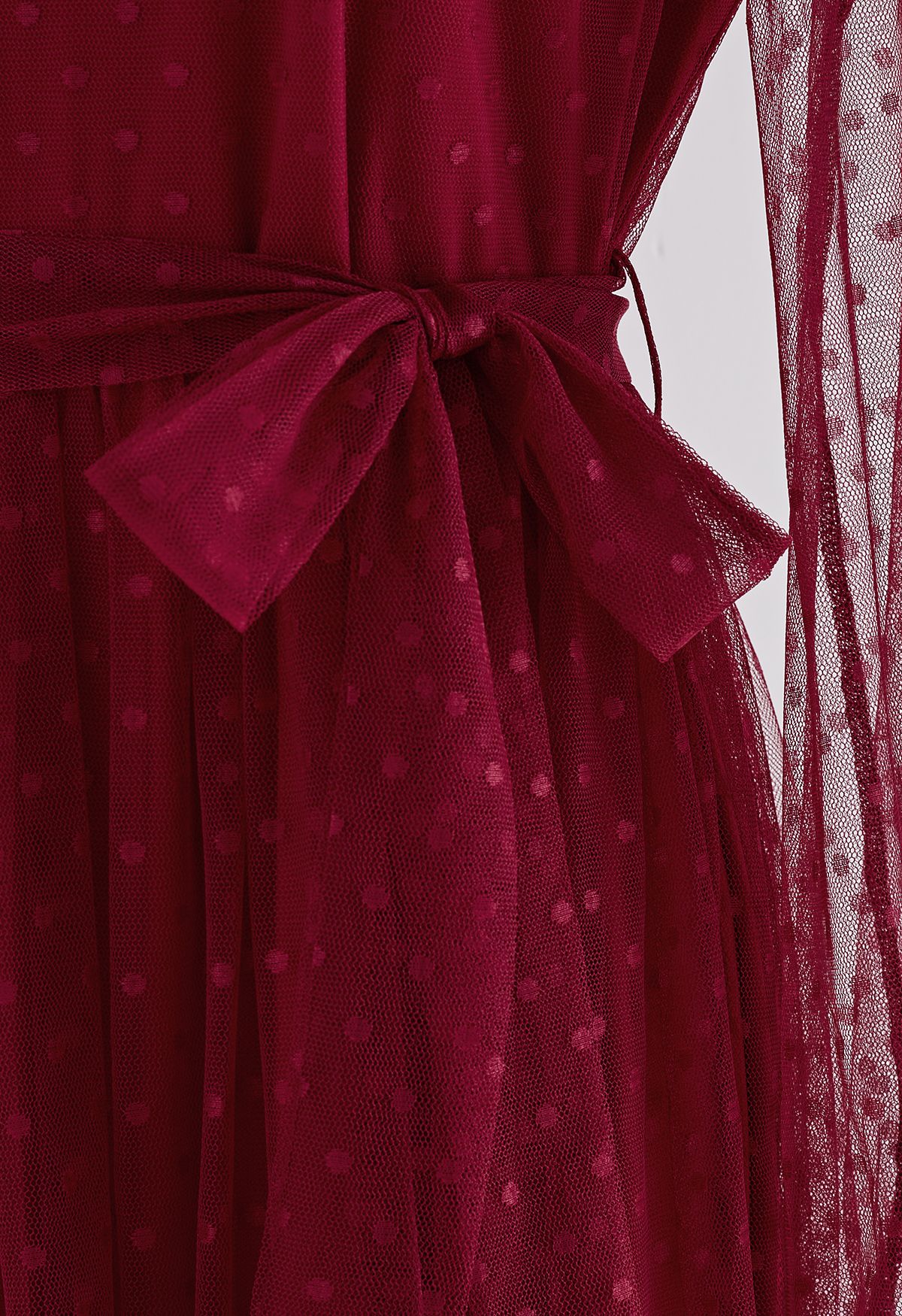 فستان ماكسي شبكي منقط جميل باللون الأحمر