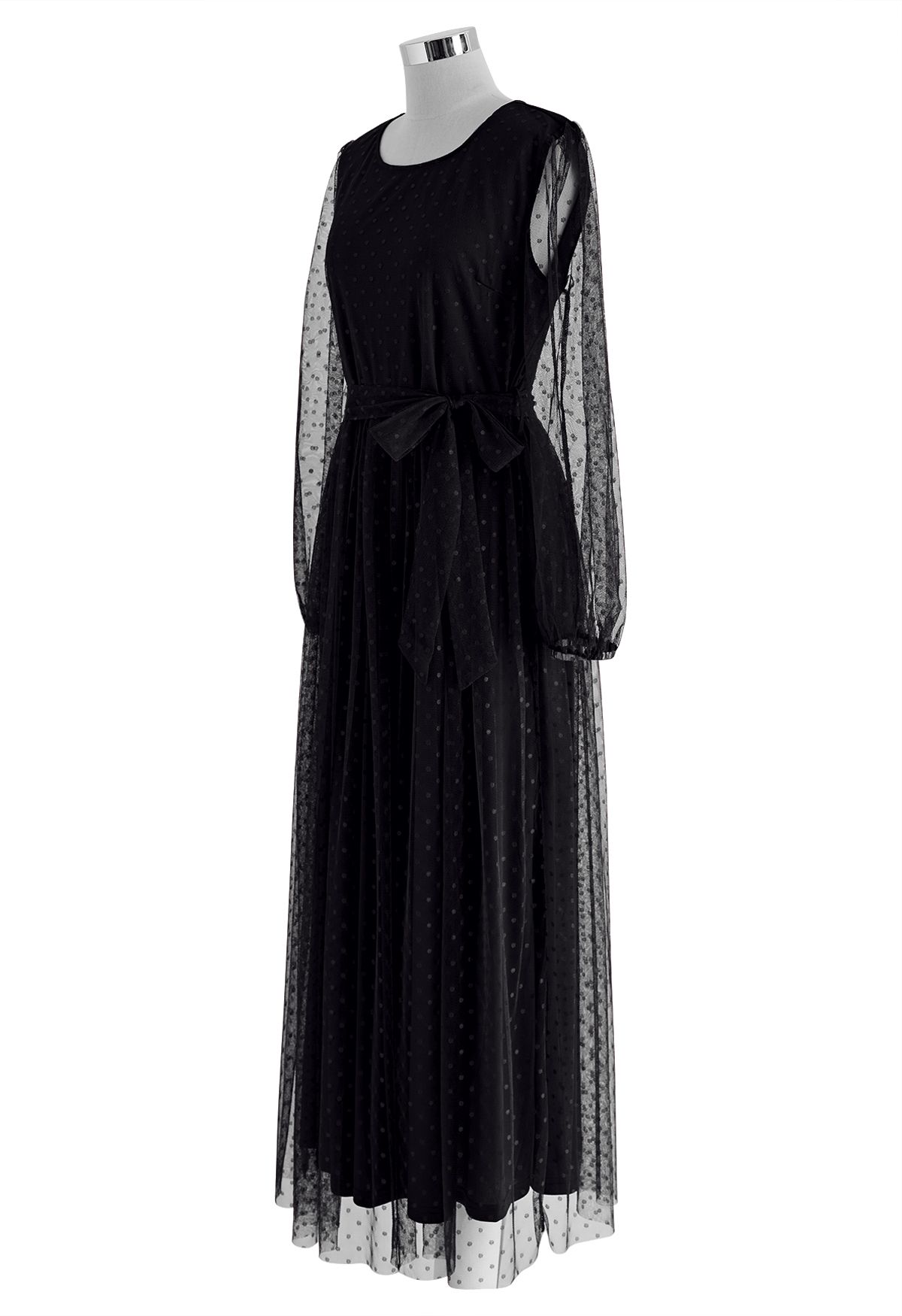 فستان ماكسي شبكي منقط جميل باللون الأسود