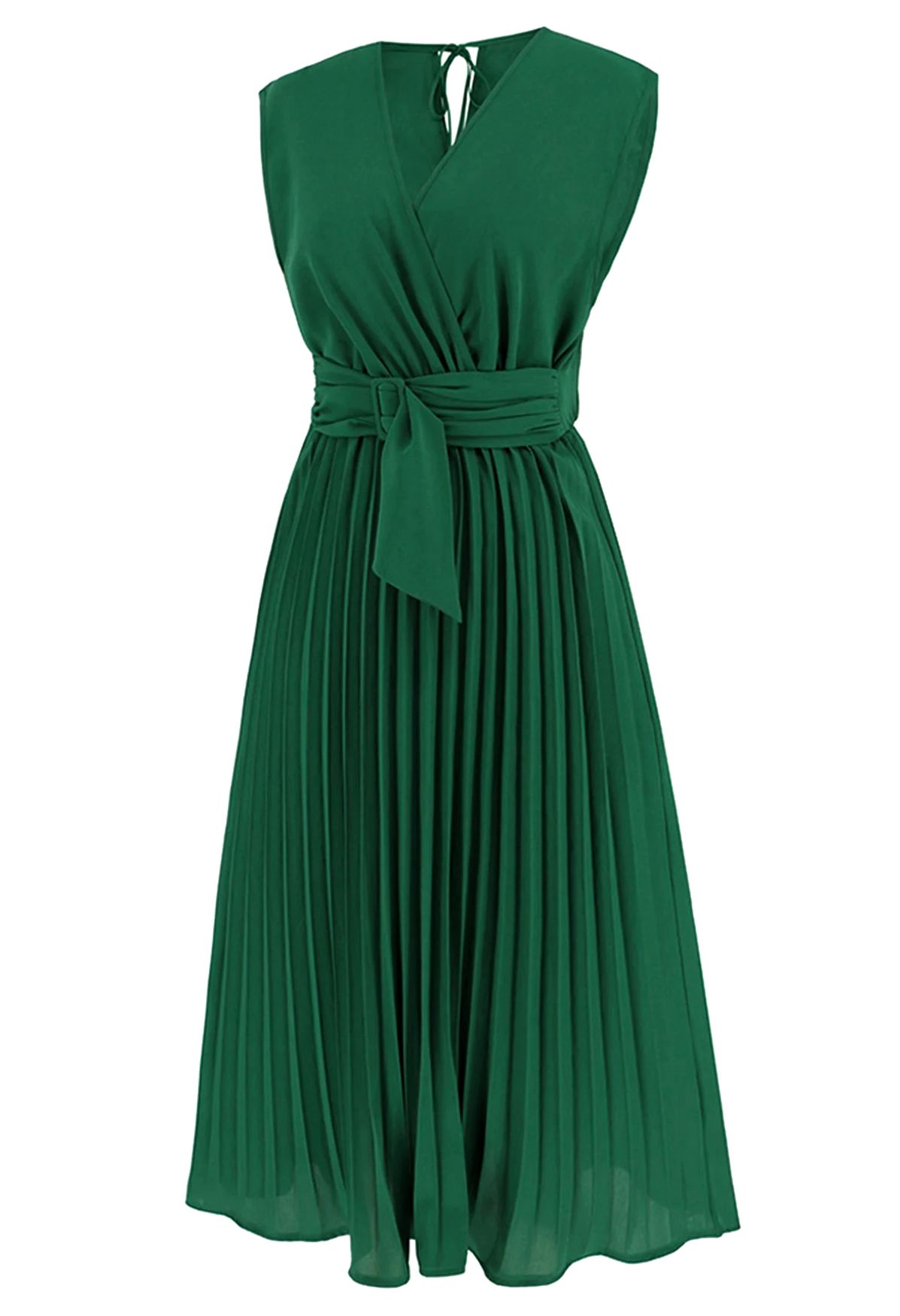 فستان أخضر بلا أكمام ملفوف بطيات مزين بالوشاح