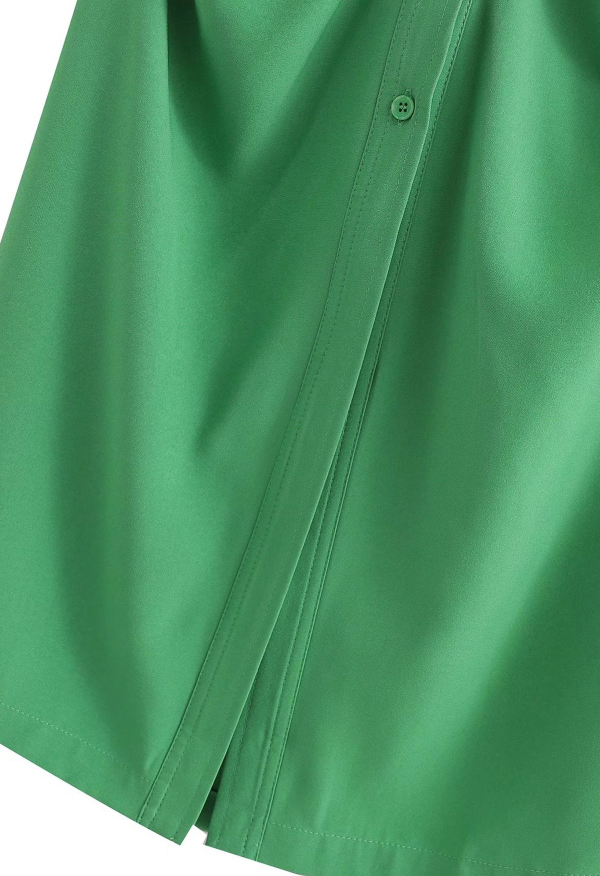 فستان قميص مكشكش بفتحة الخصر من الجانب باللون الأخضر