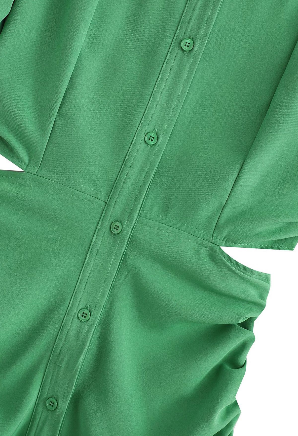 فستان قميص مكشكش بفتحة الخصر من الجانب باللون الأخضر
