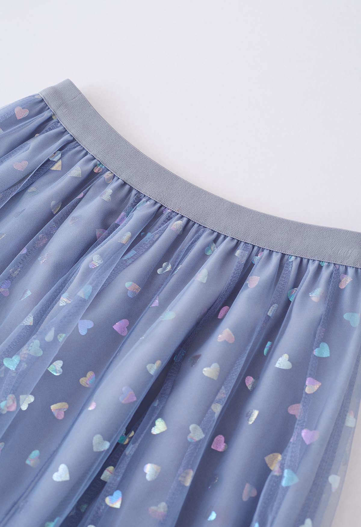 تنورة ميدي شبكية من التول لون قزحي الألوان باللون الأزرق