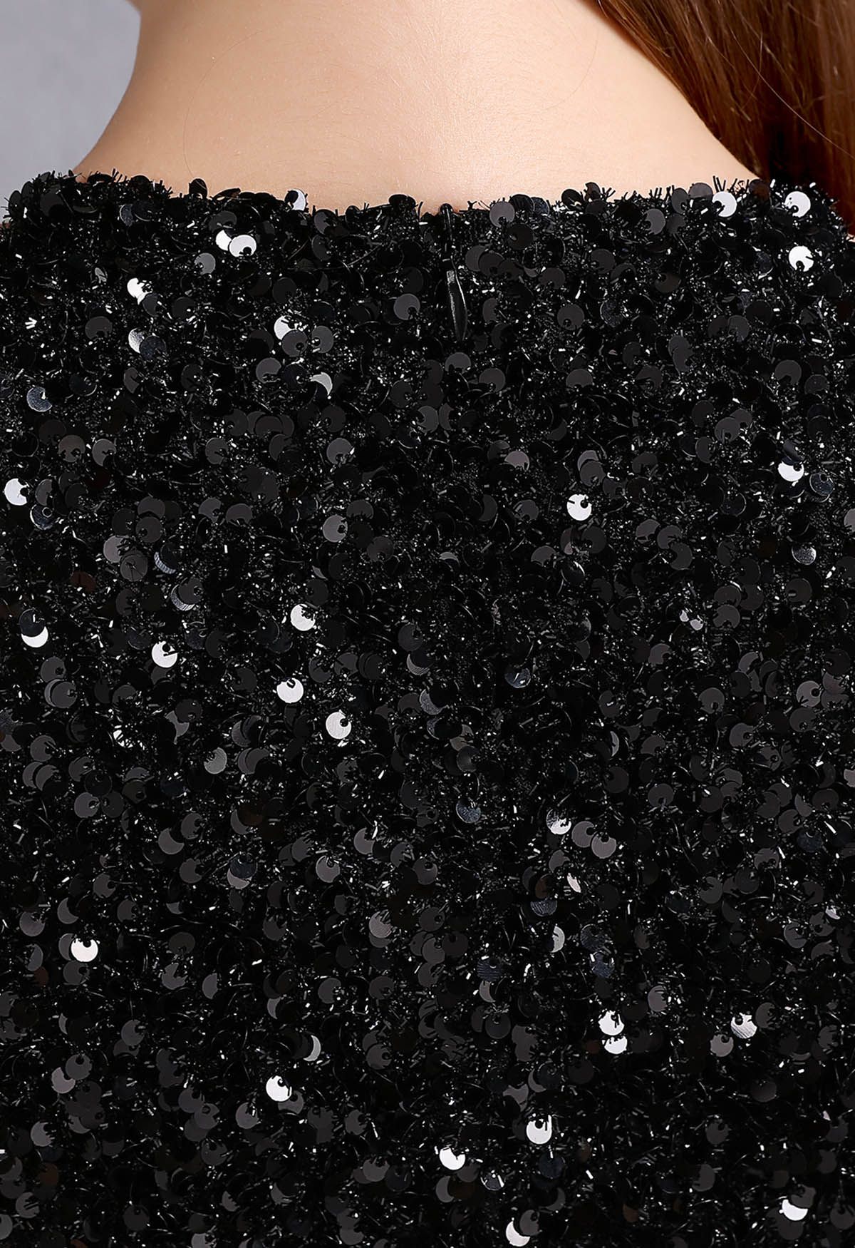 فستان حورية البحر بفتحة رقبة رسن مزين بالترتر باللون الأسود