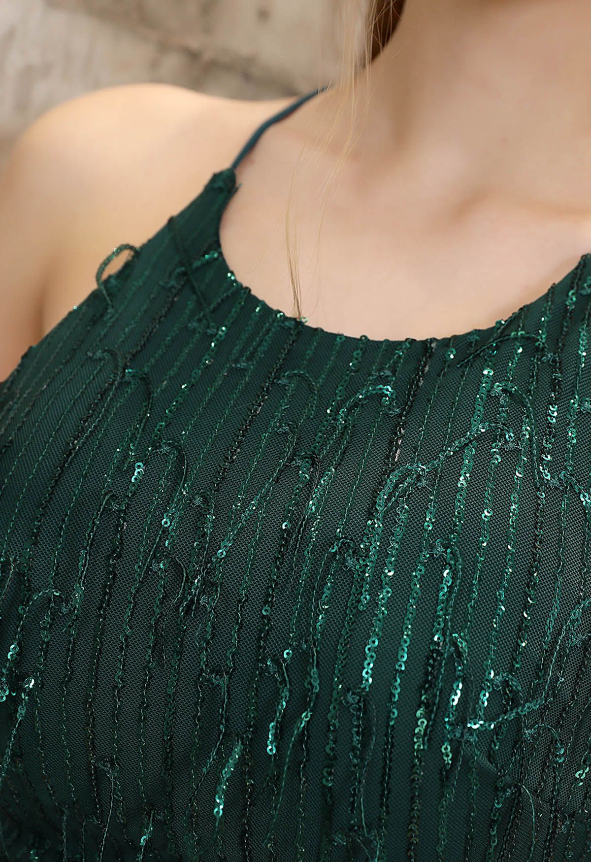 فستان حورية البحر مزين بالترتر باللون الأخضر الداكن