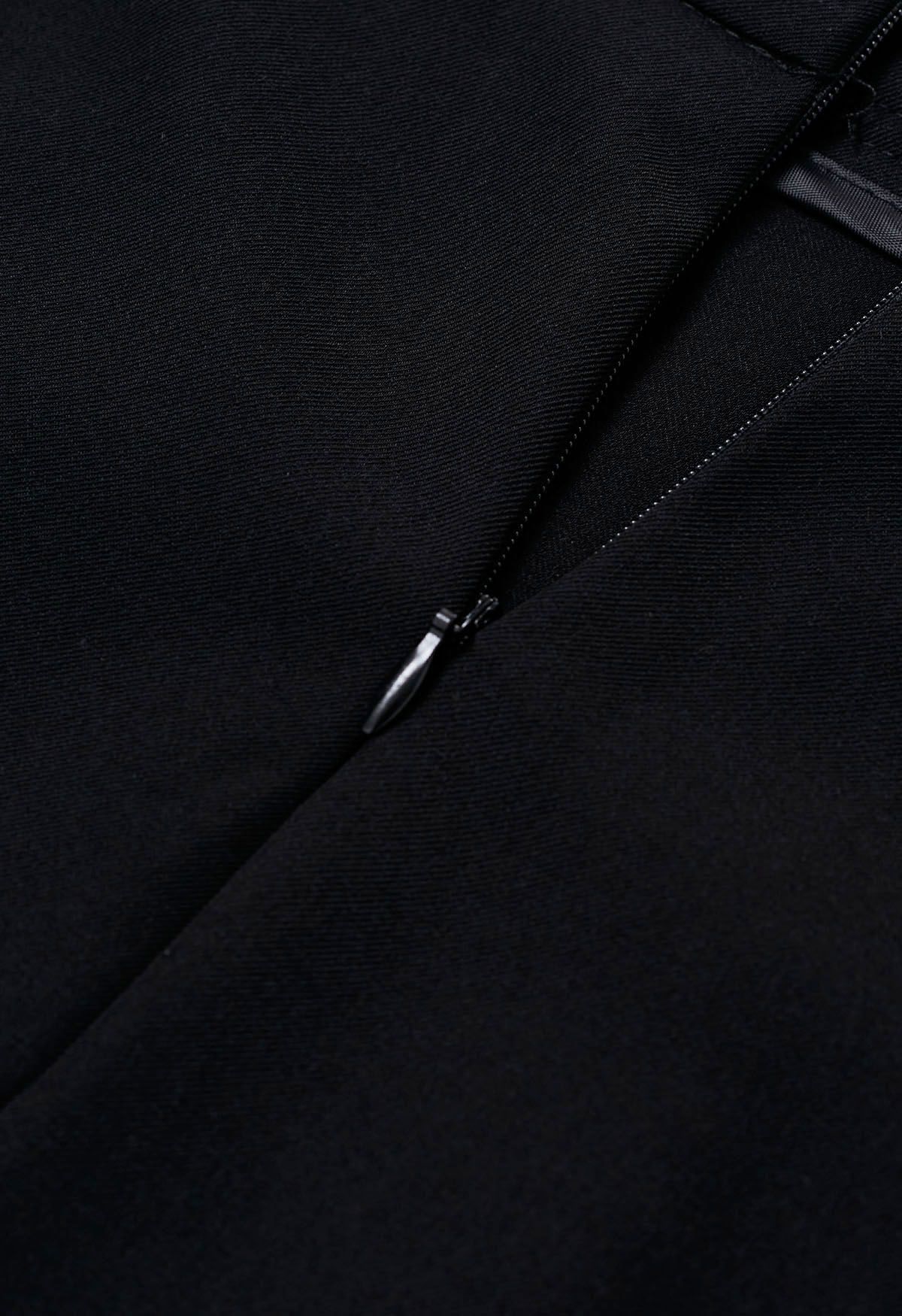 حزام منمق عالية الخصر تنورة ميدي مطوي باللون الأسود