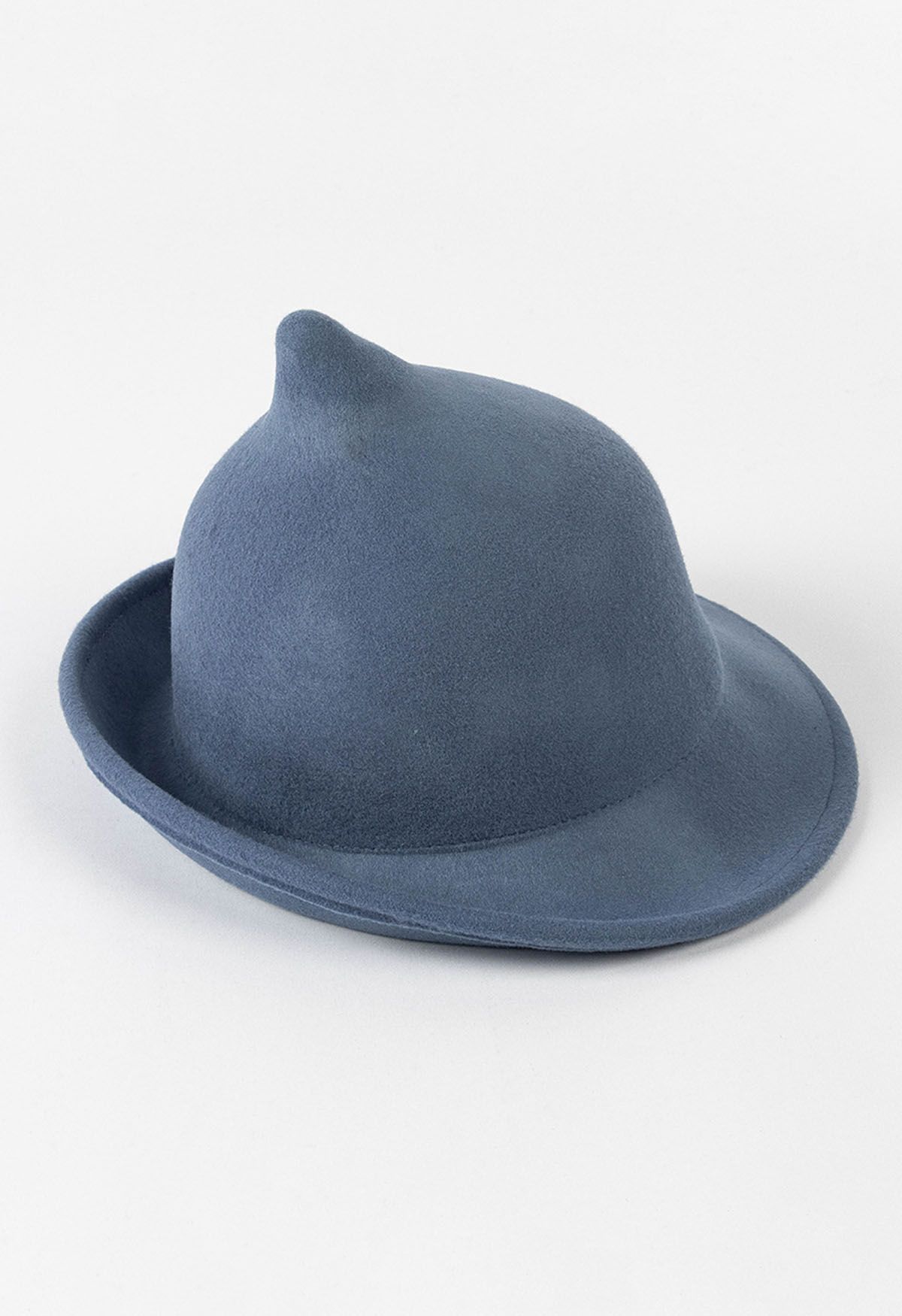 قبعة ساحرة من الصوف الغامض