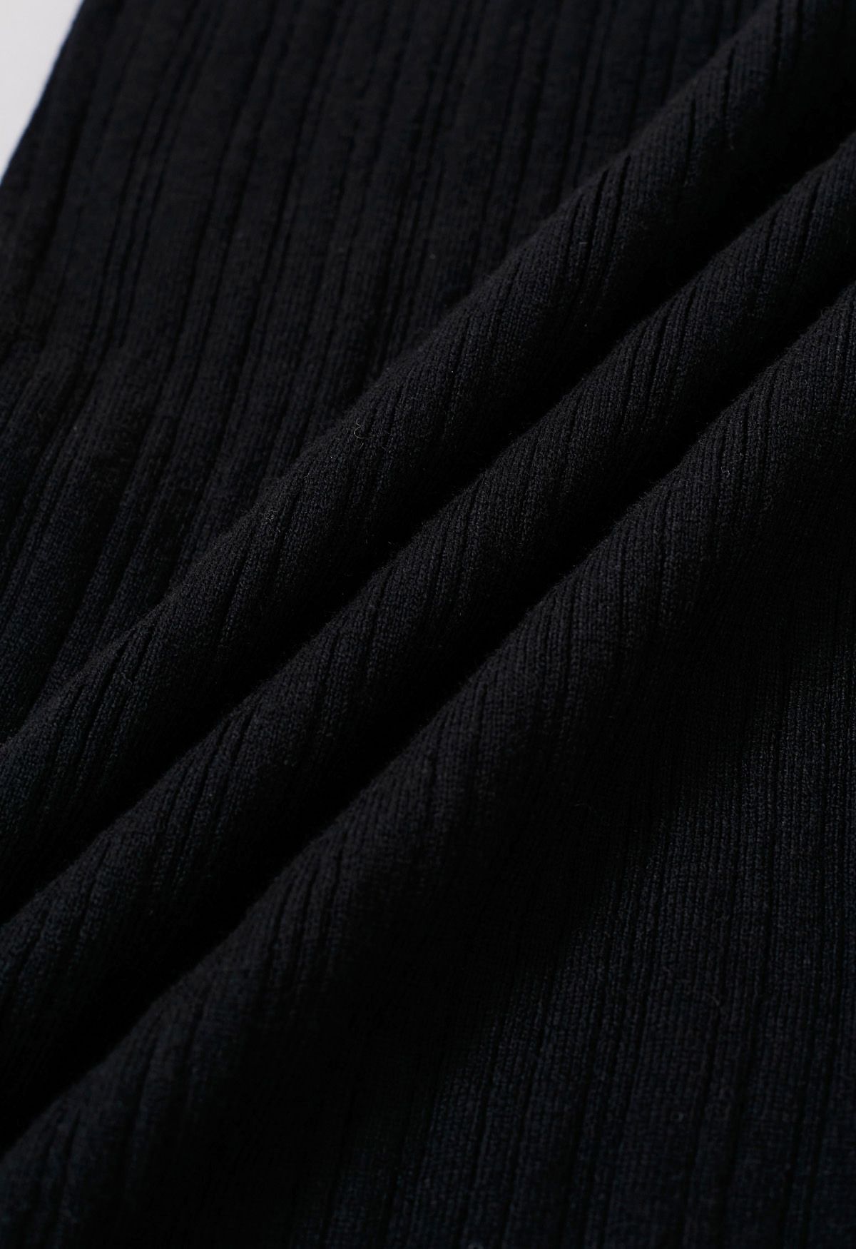 فستان ماكسي مخطط ومتماسك باللون الأسود