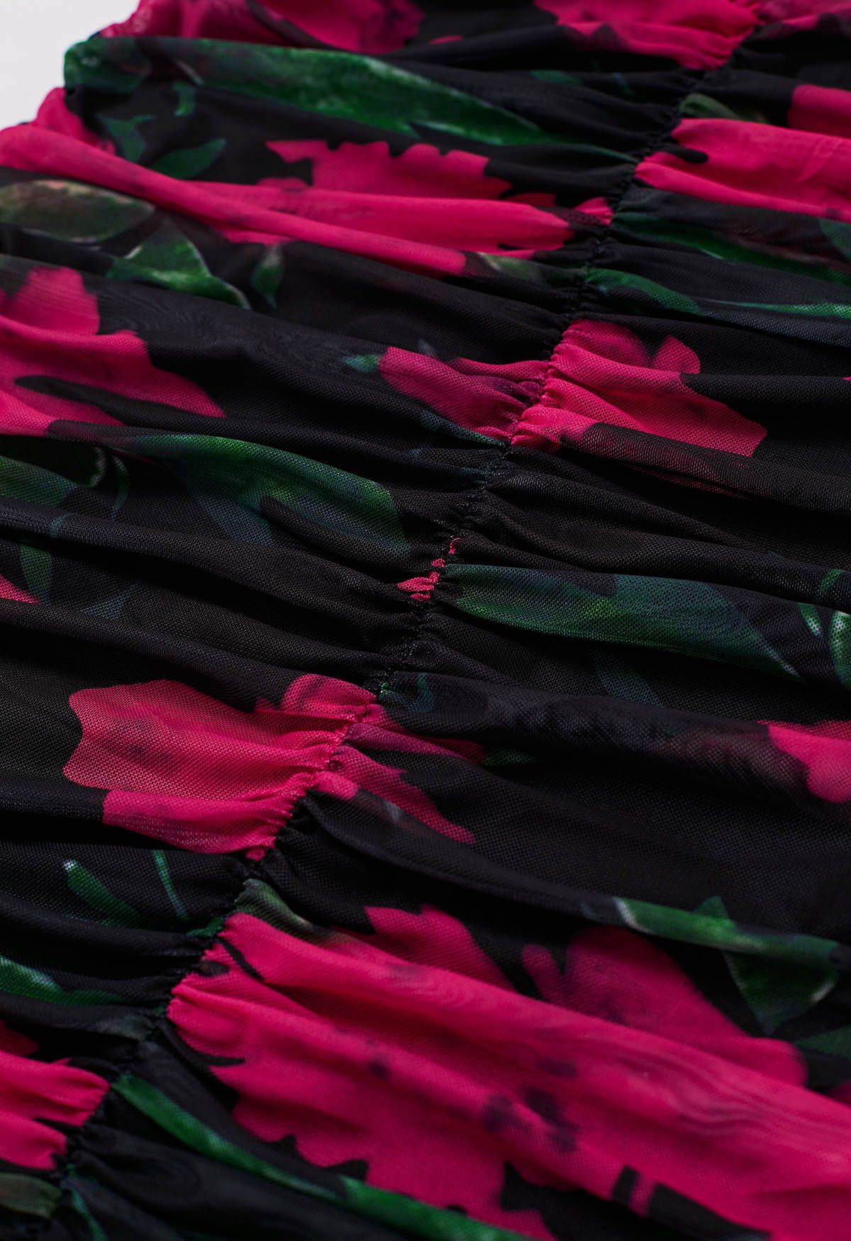 فستان كامي شبكي مزين بالزهور باللون الوردي الساخن