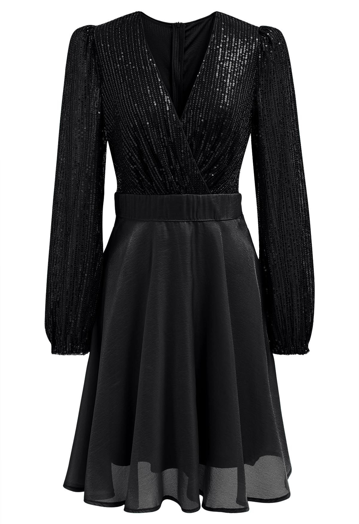 فستان متزلج مطرز بالترتر باللون الأسود