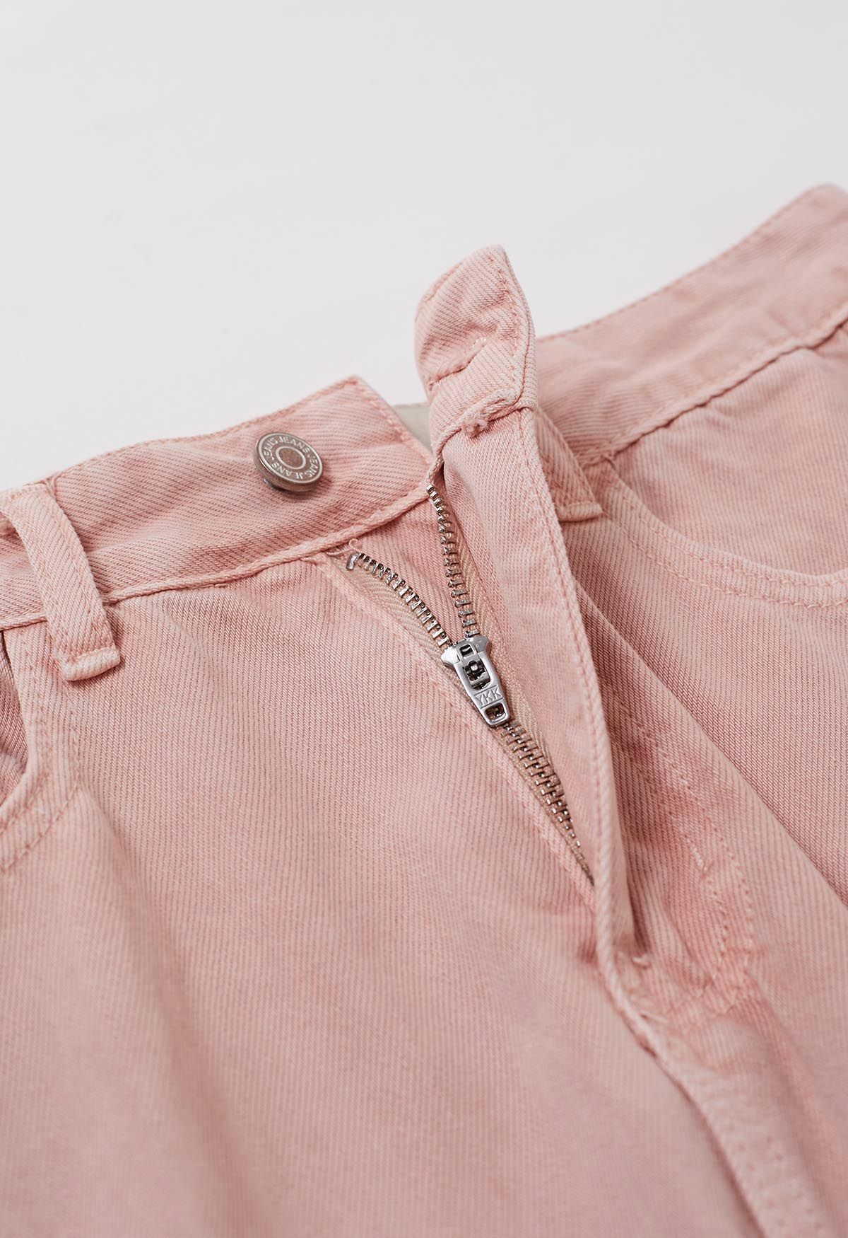 تنورة ماكسي من الدينيم بحزام وفتحة خلفية باللون الوردي