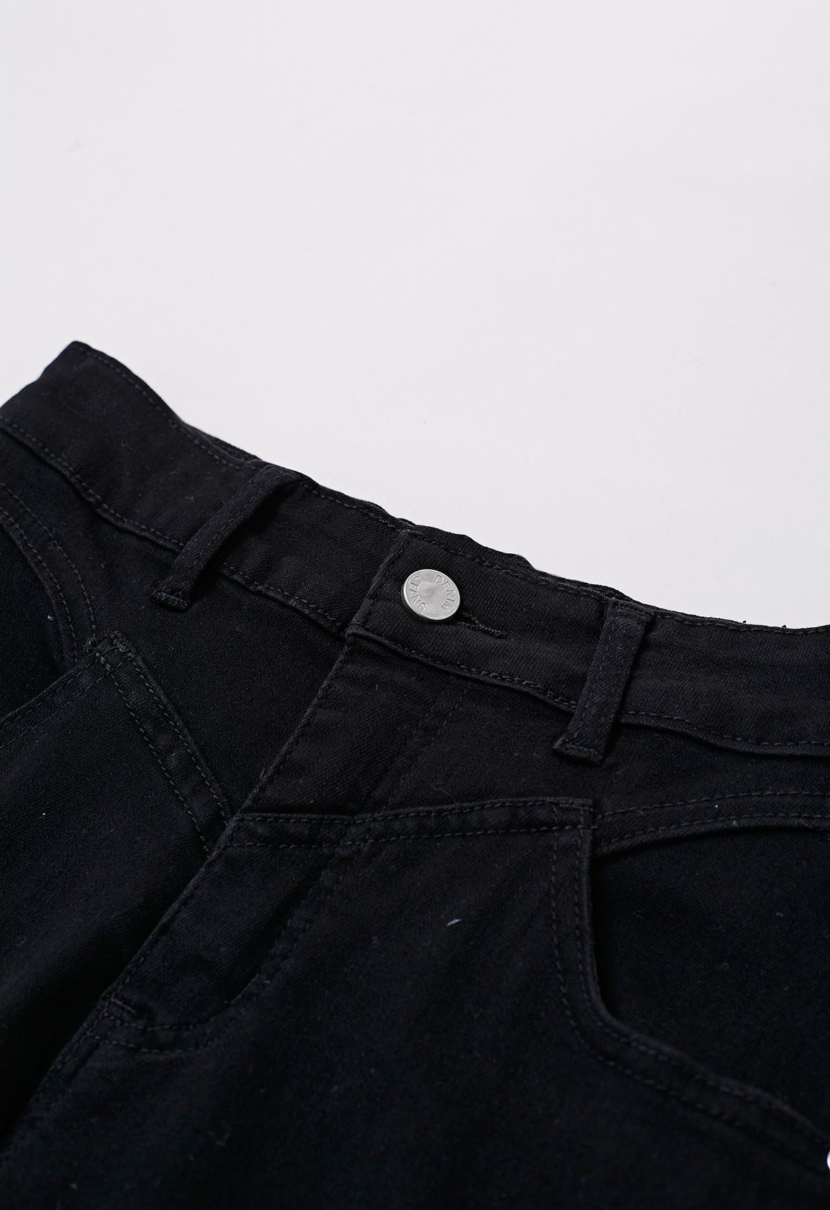 بنطال جينز جذاب وقابل للتمدد باللون الأسود