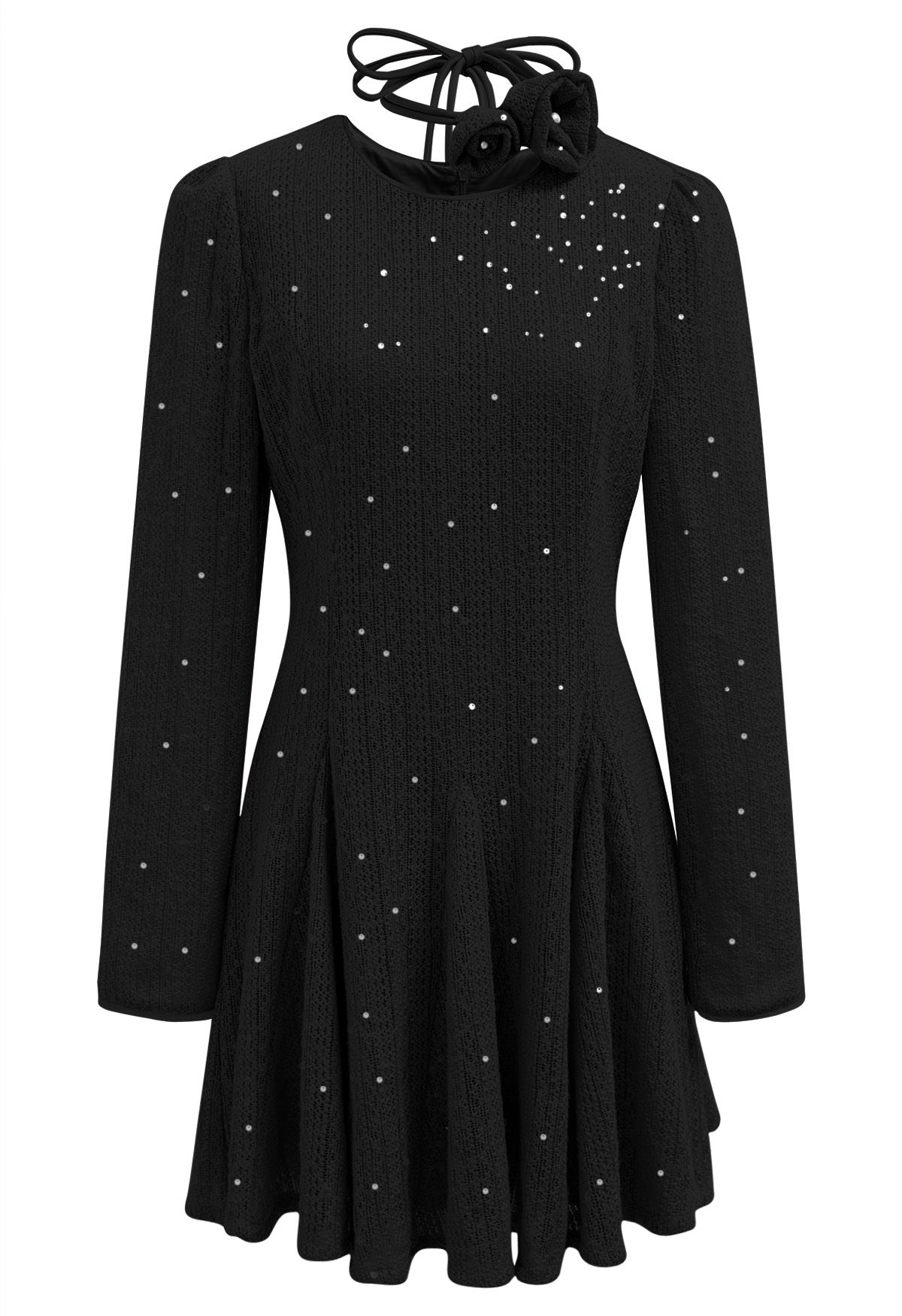 فستان مزين بالترتر اللامع مع قلادة باللون الأسود