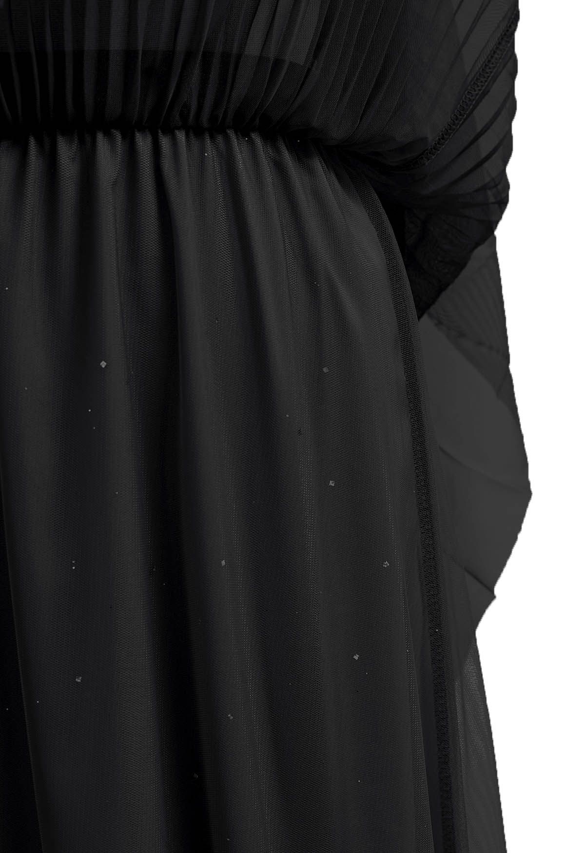 تنورة تول شبكية ذات ثنيات لامعة باللون الأسود