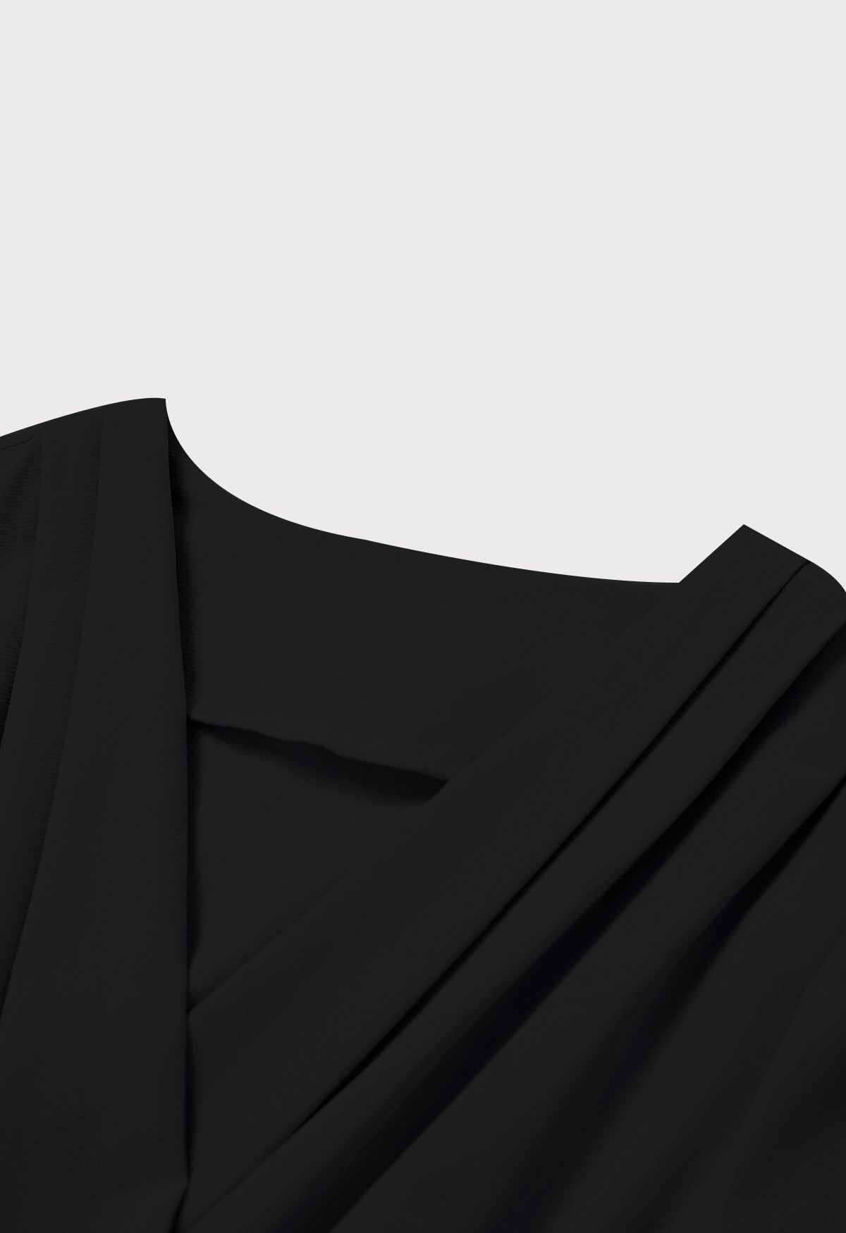 فستان ميدي من الشيفون بطبقات من الدانتيل باللون الأسود