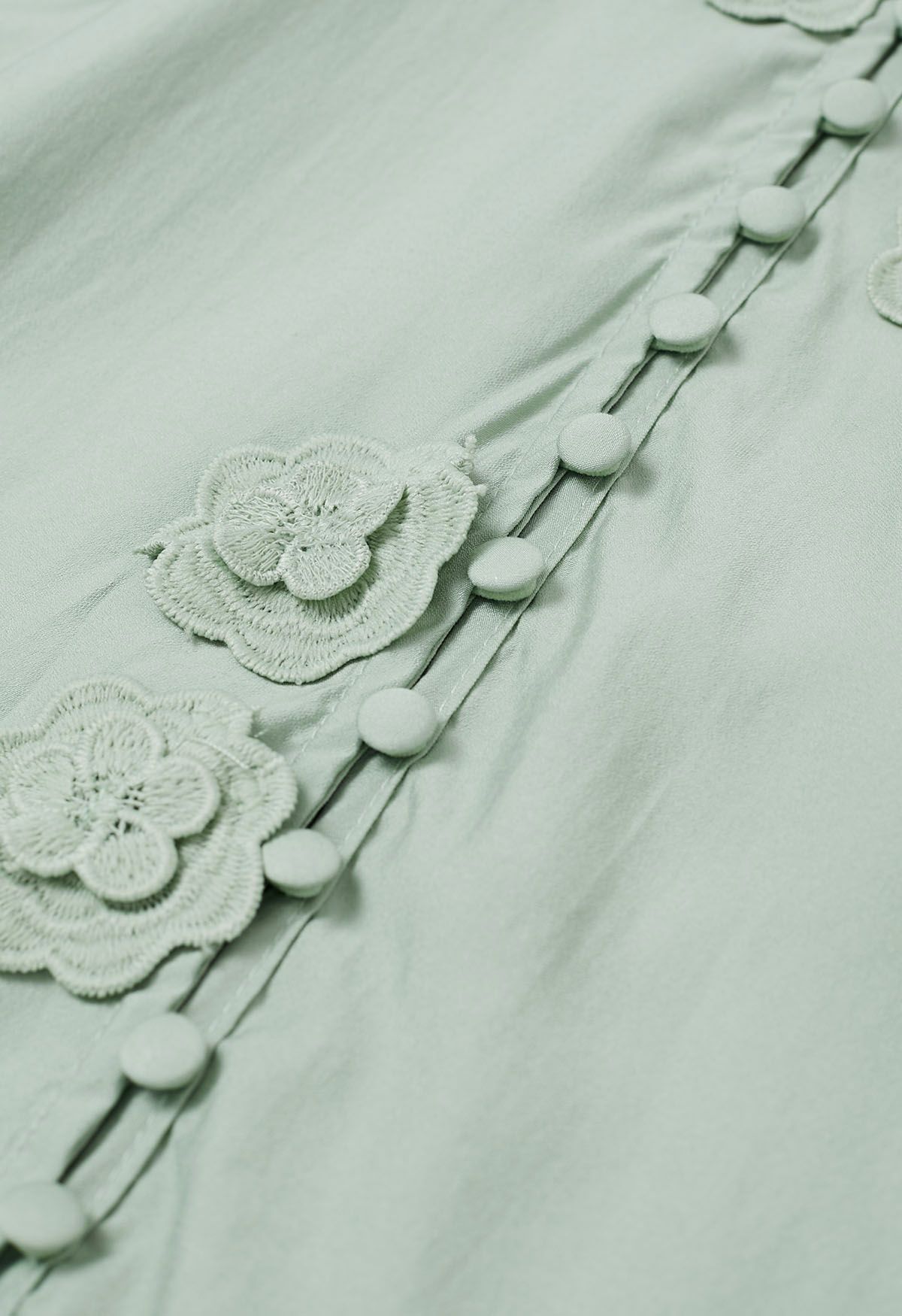 قميص بأزرار رومانتيك بلوسوم 3D من الدانتيل وزهور باللون النعناعي