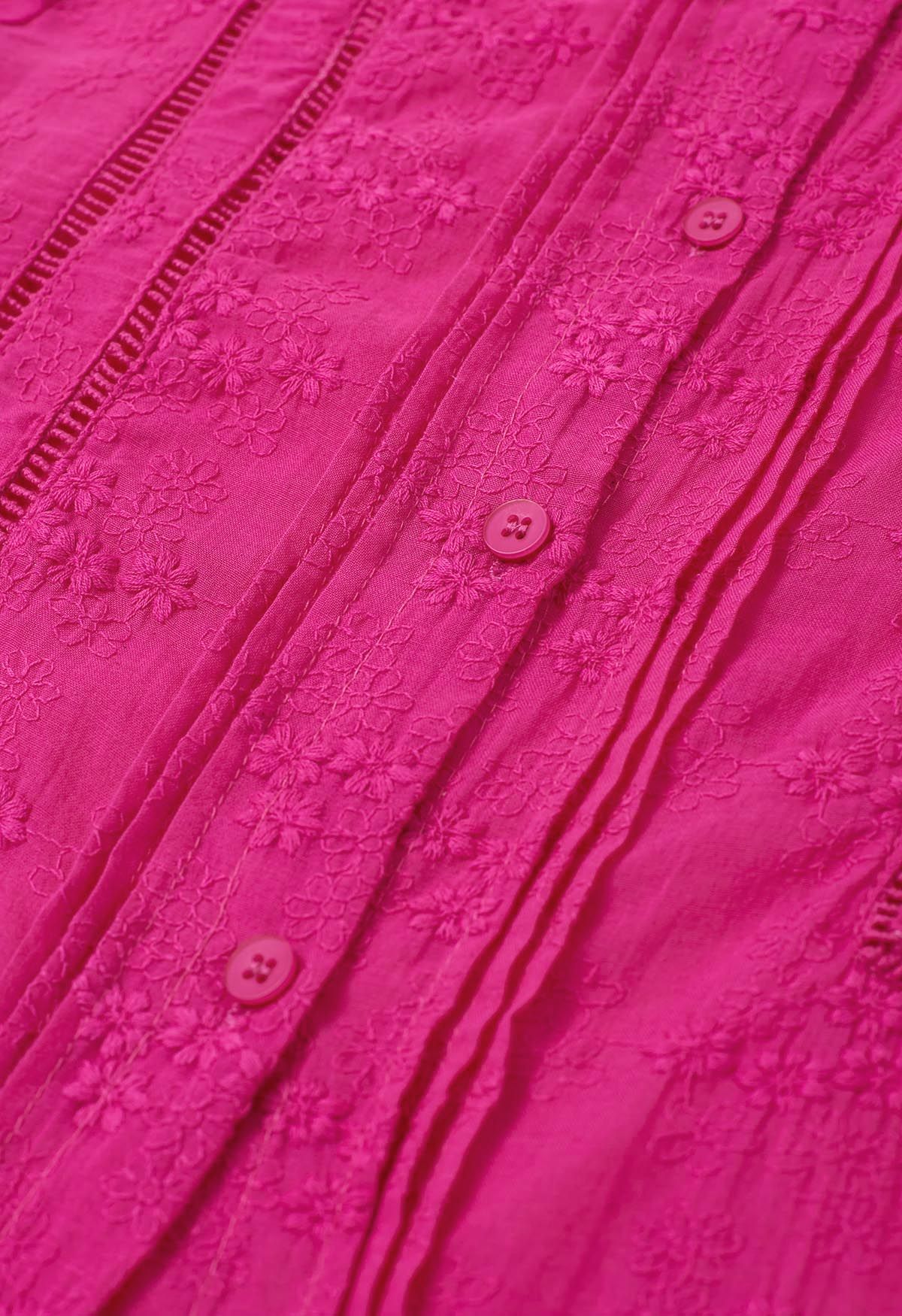 قميص فلوريت مطرز بأزرار سفلية باللون الوردي الساخن