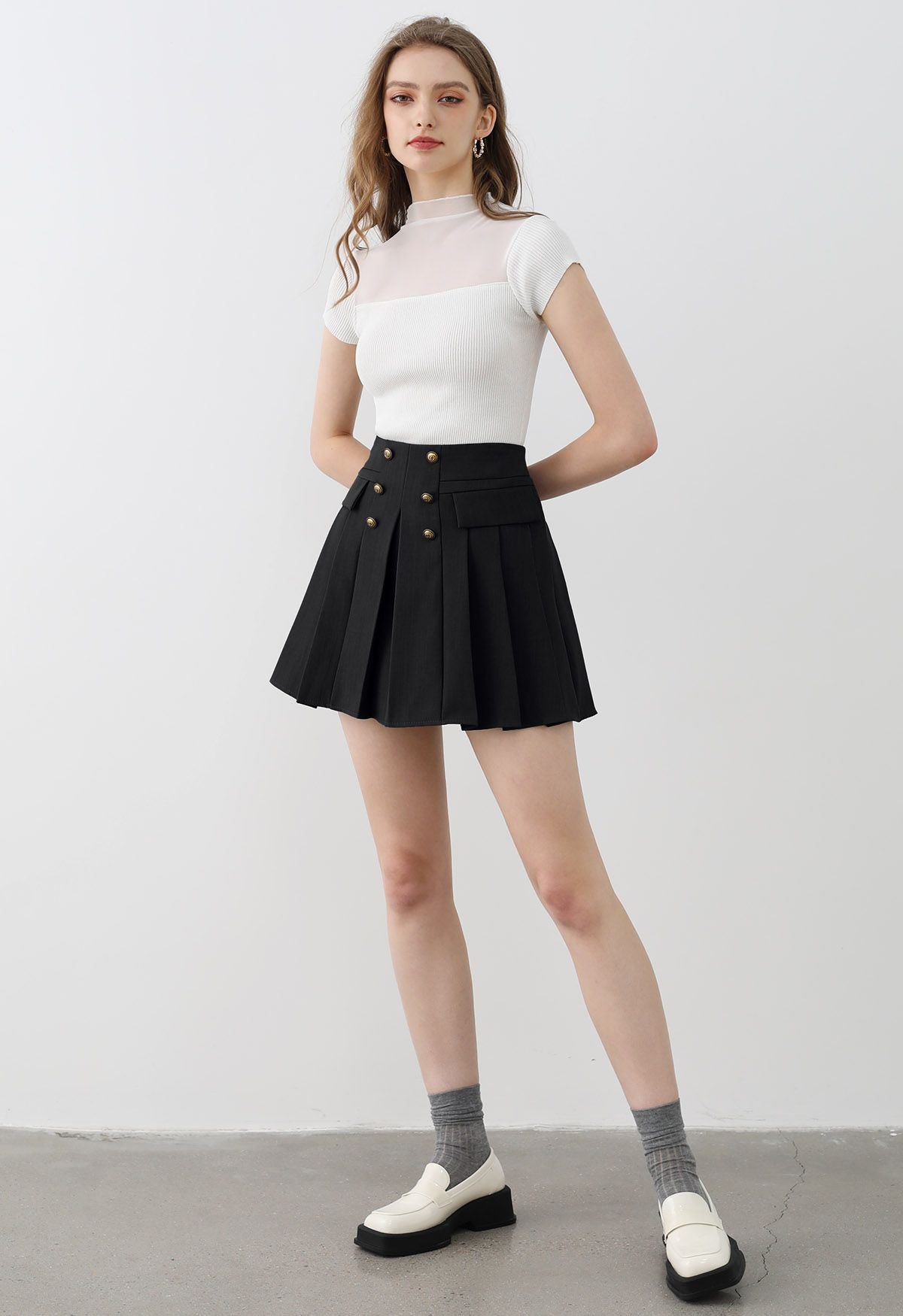 Skorts Preppy Mini مطوي مزدوج الصدر باللون الأسود