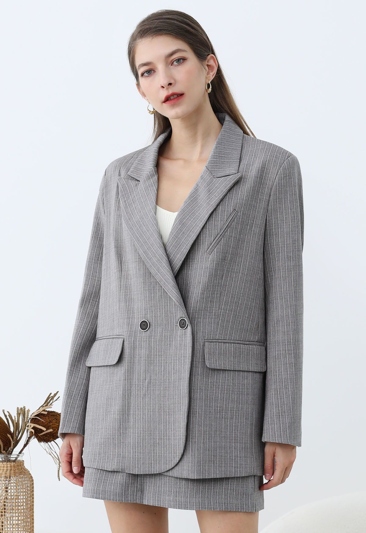 سترة Everlasting Striped Large Size Blazer باللون الرمادي ذات الأكتاف المبطنة