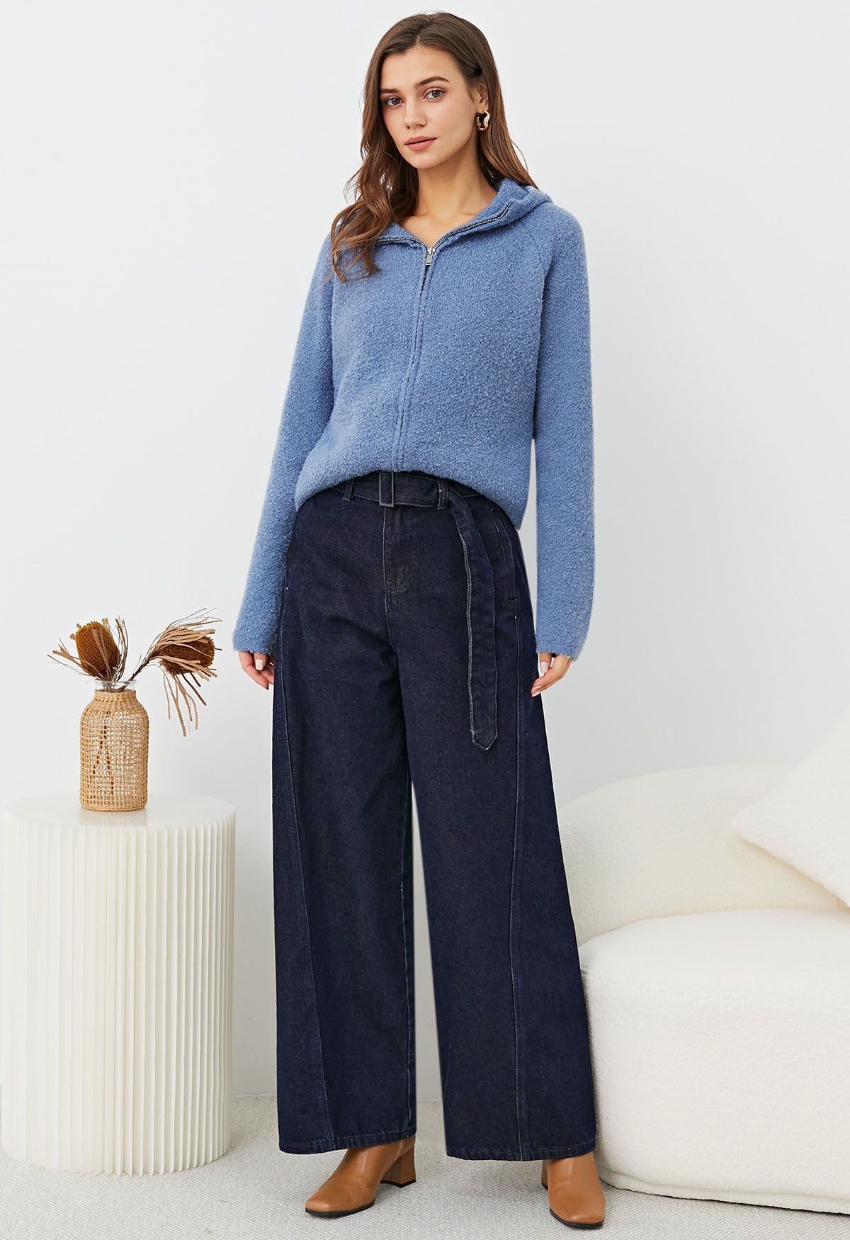 Classic Belted High-Waist Wide-Leg Jeans in Navy