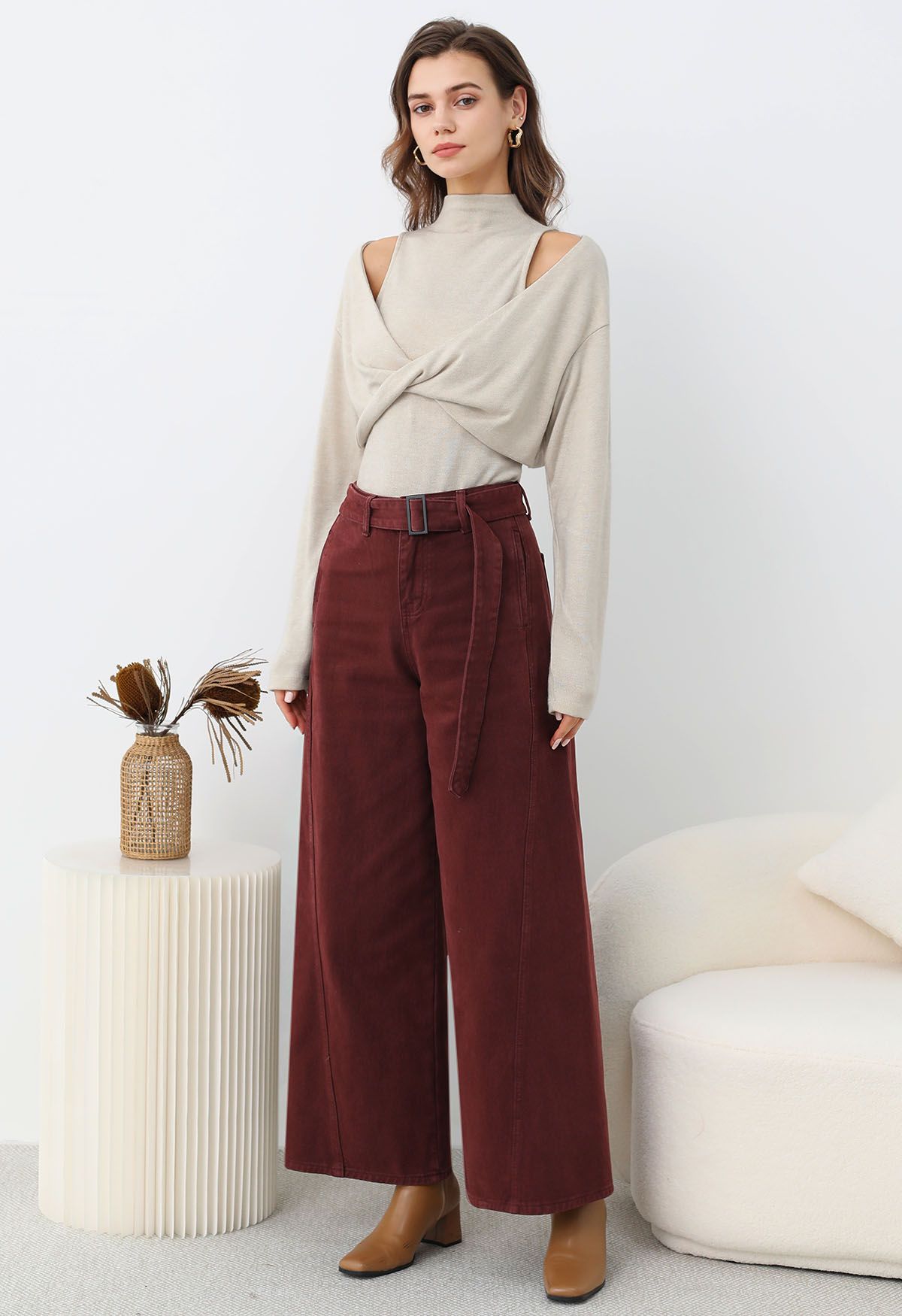 Classic Belted High-Waist Wide-Leg Jeans in Burgundy