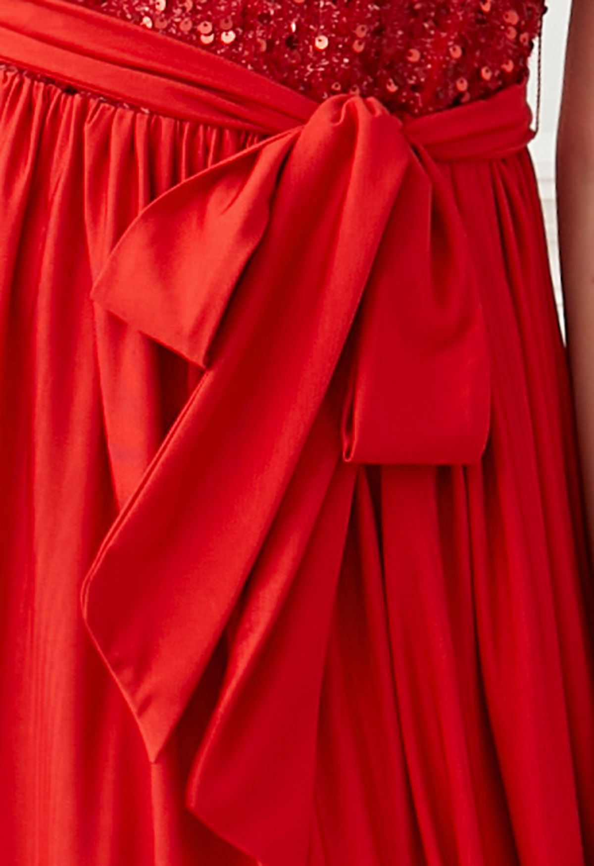 V-Neck Sequins Spliced Sleeveless Gown in Red