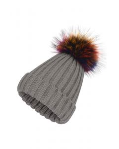قبعة صغيرة ملونة مزخرفة بوم بوم باللون الرمادي