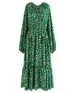 فستان متوسط الطول بياقة V وطبعة حمار وحشي باللون الأخضر